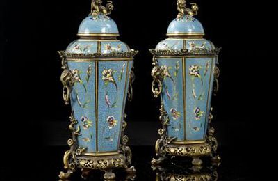 Paire de vases couverts, fin du XIXème siècle attribués à Ferdinand Barbedienne  