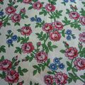 1995 Tissu ancien au motif fleuri 