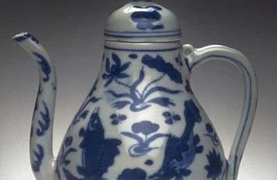 Covered pot with scene of fish pond, Ming dynasty (1368-1644), Ming dynasty (1368-1644), Reign of the Wanli emperor (1573-1620)