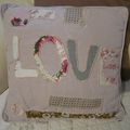 Petit coussin "Love"