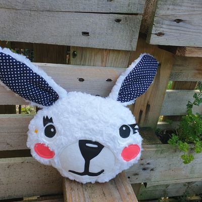 Un coussin lapinou par ma 13 ans!!