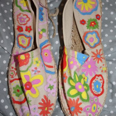 Espadrilles, fleurs.