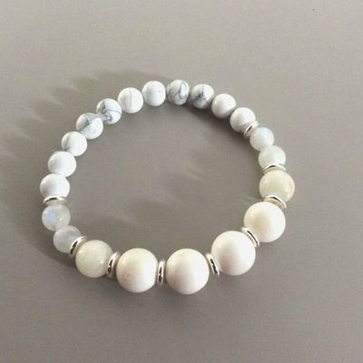 Bracelet gemmes blanches, asymétrique, perles de 12 à 8 mm