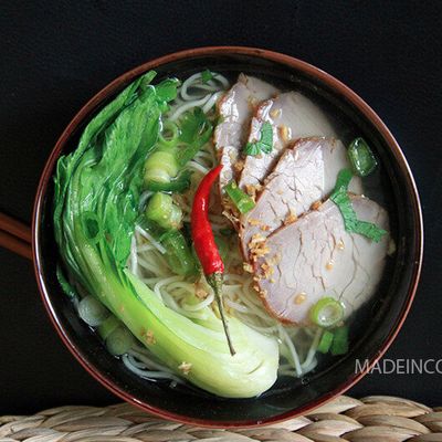 Soupe de nouilles et porc laqué (char siu)