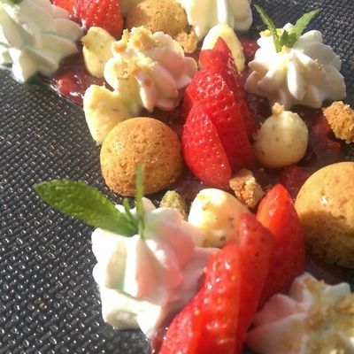 AUTOUR DE LA FRAISE !