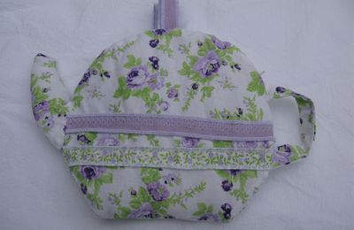 Pochette en forme de théière