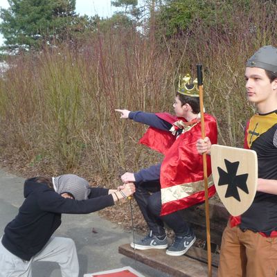 Où les déguisements reprennent du service....