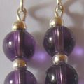 Boucle d'oreille en verre double perle ronde violette 