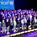A L’ÉCOLE DU CENTRE, IL EN FAUT PEU POUR ÊTRE HEUREUX.