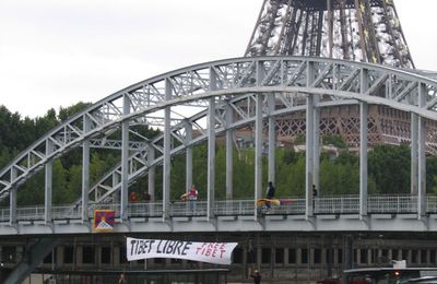 Amazing Action in Paris !