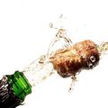 Messieurs, dans le petit moment qui nous reste entre la crise et la catastrophe, autant boire une coupe de Champagne. Claiudel