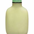 A yellow jade snuff bottle, 1750-1840