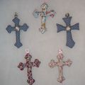 Petites croix en tissu pour naissances et baptêmes