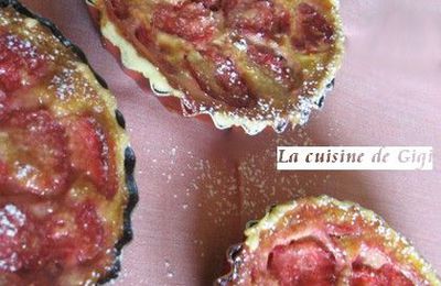 Tartelettes aux bananes et aux fraises