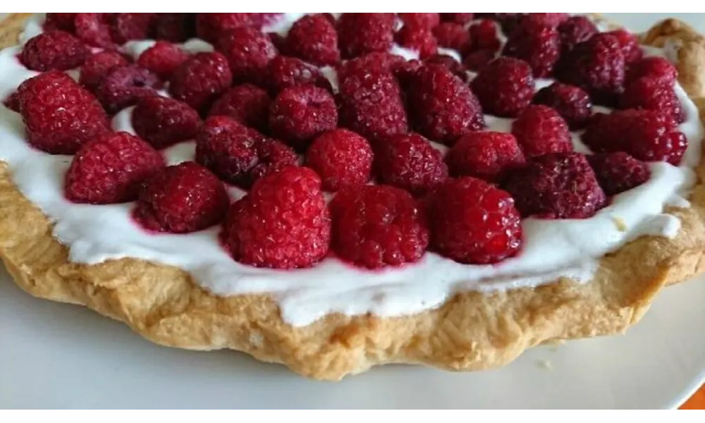 Tarte aux framboises et mousse de fromage blanc