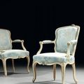 Paire d'encoignures et de fauteuils en cabriolet estamplillés Jean Avisse d'époque Louis XV. 