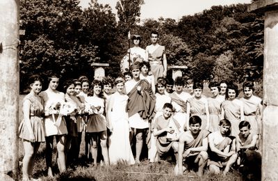 Kermesse de fin d'année scolaire au collège louis Pasteur -1962-