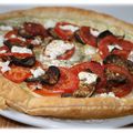 Tarte feuilletée aubergines confites, tomates, courgettes ,chèvre