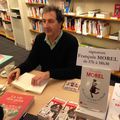 Le comédien et humoriste, François Morel en signature dans une célèbre librairie havraise...