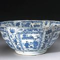A large blue and white 'Kraak' porcelain bowl. 16th/17th Century