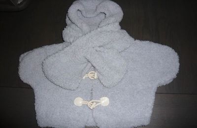 Poncho avec manches pour bébé