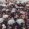 plusieurs centaines de personnes répondent à l'appel #jesuischarlie à Avranches - jeudi 8 janvier 2015
