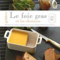 Goûter le foie gras et les chutneys