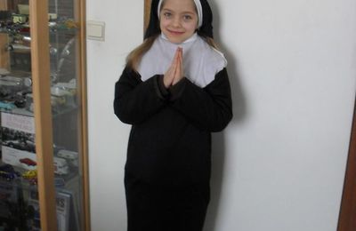 carnaval dans mon village , ma fille en bonne soeur 