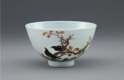 Bowl with design of mynahs, Yongzheng mark and period (1723-1735)