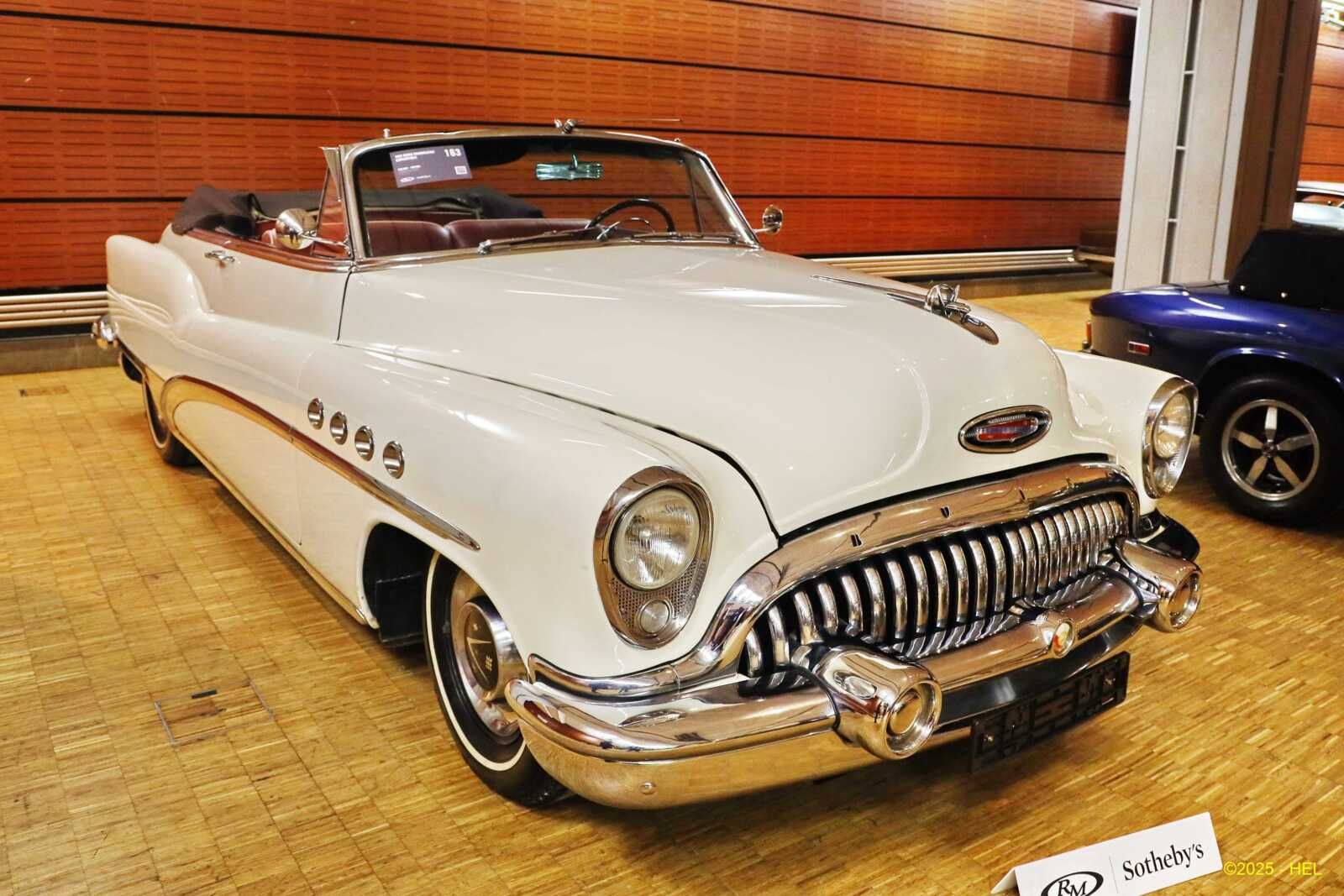 Buick Roadmaster convertible_02 - 1953 [USA] HL_GF