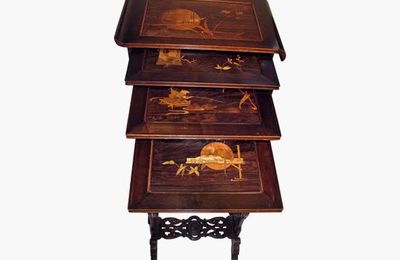Gabriel Viardot (1830-1906) : Suite de 4 tables gigognes.  Circa 1890