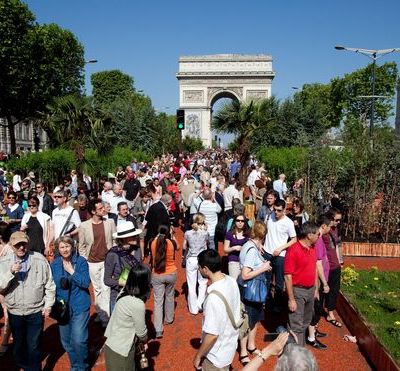 >> Paris Champs Elysees boulevard