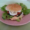 Burgers aux poivrons rôtis , aubergines et chèvre