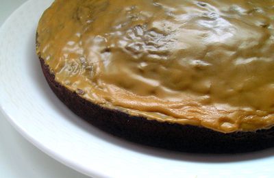 Gâteau brun au café