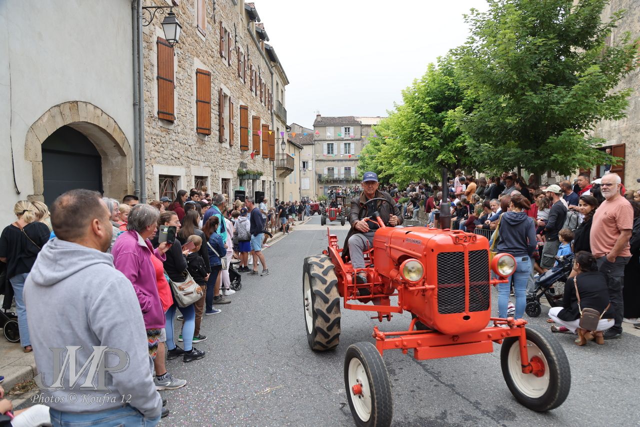 009 - Tracteur Allis Chalmers - D270 - 27 CV -    - années 1954 / 1957