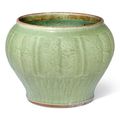 A large Longquan celadon jar, Ming dynasty, 15th-16th century