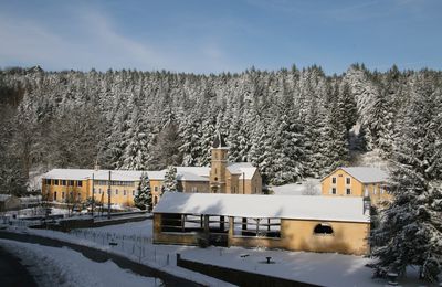 Plongée dans le temps : La vallée de l'OURCHE, Sauvage et secrète, en apparat d'hiver le 24 janvier 2007. Publié le 13/01/2021.