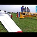 Aile volante Fauvel remorqué par un Fieseler Storch francisé