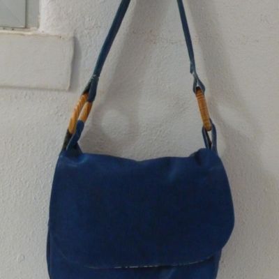 sac en cuir bleu