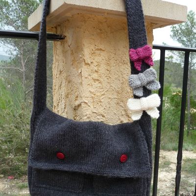 GIBECIERE en TRICOT !!