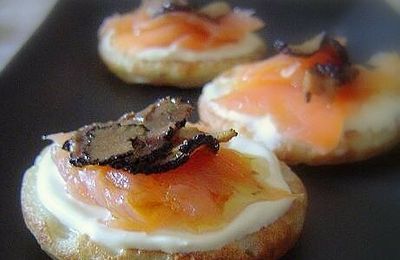 Minis blinis de saumon aux truffes...