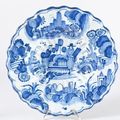Francfort, début XVIIIème.siècle. Plat polylobé et godronné en faïence