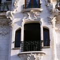 Fenêtre, fleurs et balcon