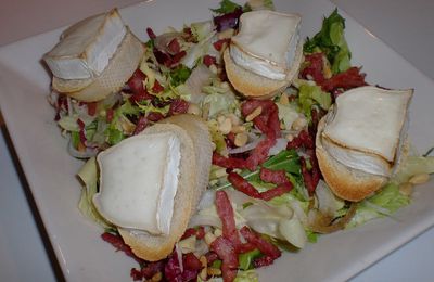 SALADE DE CHEVRE CHAUD