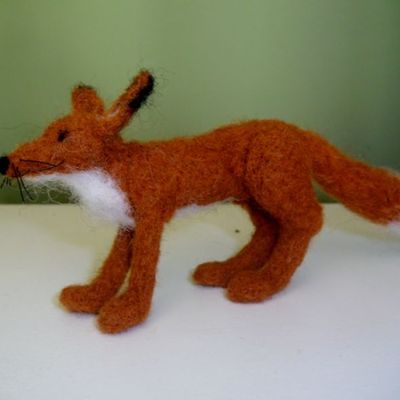 Animaux en laine feutrée à l'aiguille