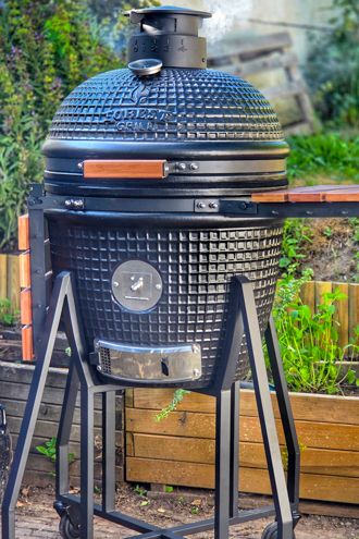 Gigot de set heures au barbecue japonais Kamado Forest Grill