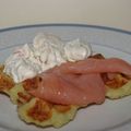 Gaufres de pommes de terre et chantilly de saumon