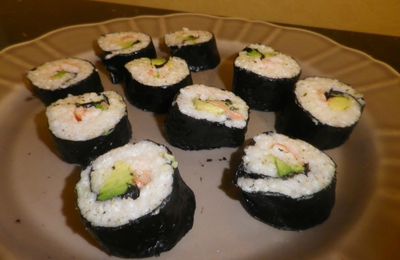 すし (Sushi avocat-crevettes) 