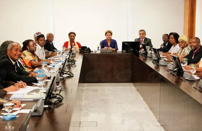 Rencontre Dilma Rousseff /Leaders Noirs Brésiliens : combattre le racisme au-delà du football