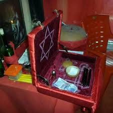 VALISE MAGIQUE DU GRAND MAÎTRE MARABOUT AHIGNON